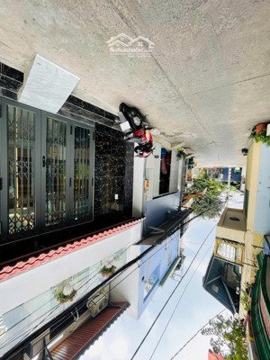 nhà tỉnh lộ 10, sát quận 6, 60m2, hẻm xe hơi 4,77tỷ bình tân