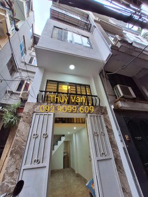 căn nhà xinh nằm trung tâm tây hồ, chỉ 30m ra mặt phố, ngõ thông, phù hợp: ở gia đình kinh doanh