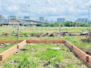 bán gấp lô đất ven sông view vinhomes grand park