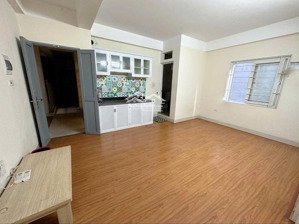 cho thuê ccmn: căn 1n, 1k (40m2) và căn 20m2 tại quan hoa, cầu giấy. lh chính chủ 