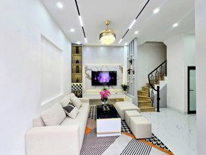 đầu tư gấp!!! 5,2 tỷ - 1 nhà ra ô tô, ba gác phi vòng quanh, dt 22m2*4t, mt 4,5m