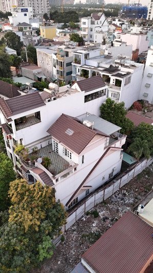 biệt thự nguyễn duy trinh quận 2 - 309m2 - ngang 9.2m nở hậu 10m - bình trưng tây - 26 tỷ - (2)