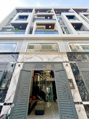 phù hợp mở chdv, văn phòng, ở đại gia đình, nhà mới thang máy - 272m sàn - hẻm 7m - chỉ 8 tỷ bé