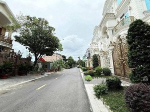 lô đất đẹp 10m x 16m. veuw công viên khu biệt thự phú nhuận. 1/ lê thị riêng