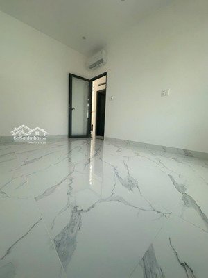 bán nhanh nhà mới 3 tầng chưa ở , gần đường lê văn thịnh