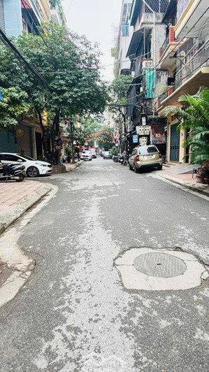 bán nhà pháo đài láng - đống đa - 137m - 4 tầng - mt6m - đường oto -57,54 tỷ