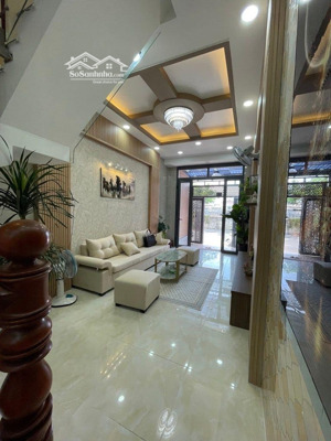 nhà 5 tầng đẹp như hoa hậu, mặt tiền mễ cốc q8 gần cầu ngang số 2, gần trường chợ. nhỉnh nhẹ 8 tỷ