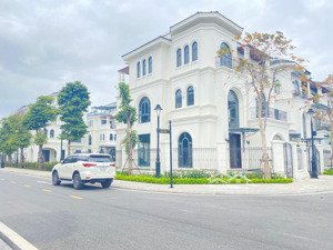 bán gấp biệt thự lô góc view công viên, 220m2, chỉ 23.5 tỷ, 3 mặt thoáng, đường rộng, cực hiếm