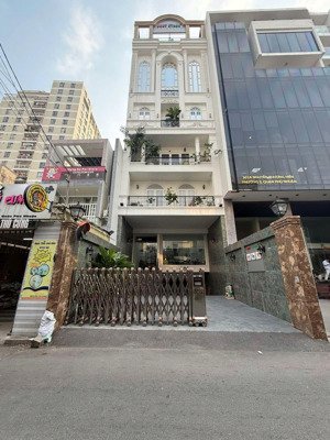 chủ cần bán toà nhà mặt tiền đường nguyễn thượng hiền p.5 phú nhuận.dt:7x27m2 giá 60 tỷ