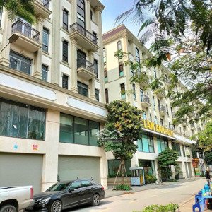 7 tầng thang máy - view him lam - dân xây chất - vị trí kinh doanh - nội thất xịn có hầm