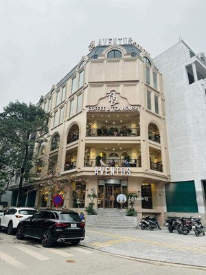 góc 2 mặt tiền nguyễn hụê, bến nghé, q 1 - 8x26m - ctxd: hầm + 12 tầng - hđt: 800tr/th - giá 270 tỷ