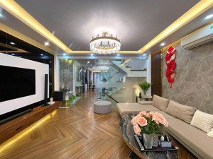 - nhà 5 tầng thang máy tuyến 2 lê hồng phong