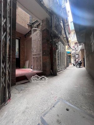 trung tâm đống đa - ngõ thông ba gác - ba bước ra phố - 100m ra phố