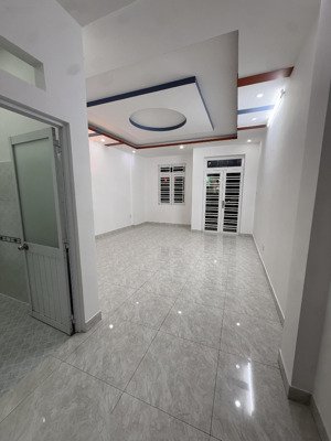 cực hiếm- gần aeon tân phú- nhà 3 tầng đẹp ở ngay- dt: 4,5 dài 20- hẻm 7m- chỉ hơn 6tỉ