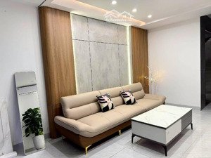 quá rẻ: nhỉnh 8t, nhà ngay mặt phố ngô xuân quảng, 6 tầng thang máy, full nội thất, 1 căn duy nhất