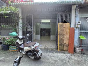 cần bán nhà đường nguyễn hữu tiến - tân phú - hẻm xe hơi , 4x11m - nhà cấp 4 có gác lững - 4.95 tl