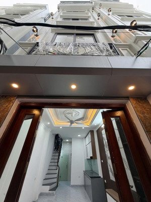 hàng hiếm xuân đỉnh a,c nhanh tay - thang máy - ô tô vài tận cửa, lô góc - gi.á 8.x tỷ