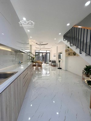 nhà mới 3 tầng bưng ông thoàn - phú hữu