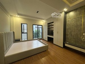 tc 9,3 tỷ nhà full nt nguyễn văn cừ ,10m ra oto