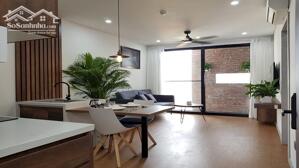 Cho thuê căn hộ dịch vụ tại Tô Ngọc Vân, Tây Hồ, 50m2, 1PN, ban công, đầy đủ nội thất đẹp hiện đại