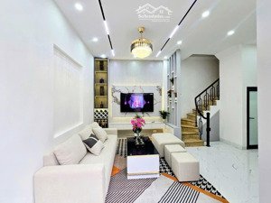 nhà mặt ngõ 4 tầng full nội thất ngay cầu định công 3 ngủ khép kín