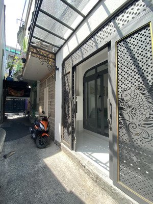 cần bán nhà lê quang định, p1 gò vấp, 34 m2, 3 tầng, hẻm xe hơi, nhỉnh 6 tỷ.