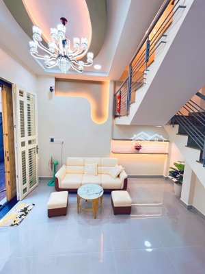 nhà đẹp mới xây - 4 tầng 33m2 - thiết kế hiện đại - cạnh chợ phú lâm - giá 5,1 tỷ