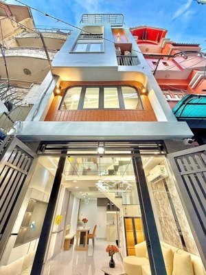 hot! nhà mới đẹp hoàng văn thụ, phú nhuận, cách mt 20m. dt 3,7x10 nở hậu 5 tầng giá 8,68 tỷ
