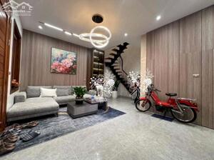 NHÀ HAI BÀ TRƯNG 6 TẦNG THANG MÁY_CÁCH PHỐ 15M_Ô TÔ SÁT NHÀ_50m2_NỘI THẤT XỊN, hơn 15 tỷ