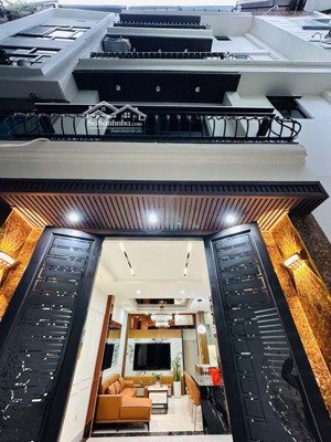 5 tầng thang máy nhà phố trương định giải phóng hoàng mai.