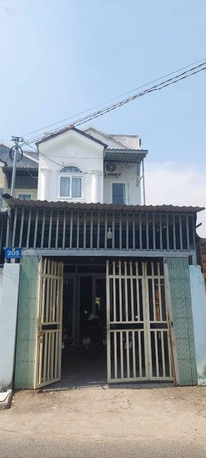 siêu phẩm nhà hiệp an , mặt tiền kinh doanh gần chợ bưng cầu 100m2 3pn đang cho thuê 9tr/th