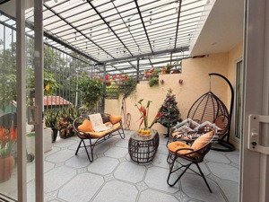 duplex 2 căn hộ 4 ngủ nam đồng, hồ đắc di
lõi đống đa vừa ở vừa khai thác dòng tiền,mà chỉ hơn 6tỷ