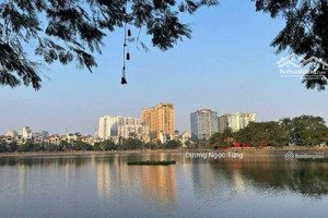 bán nhà mặt hồ hoàng cầu - căn hiếm trong tầm tiền