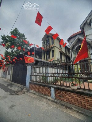 bán nhà kiểu biệt thự phố hoa lâm,long biên 25,5 tỷ, 130m2, 5pn, 3wc, 3 tầng, mặt tiền 6m