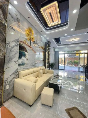 ngộp nặng , giảm sâu-nhà 3t4pn-có sân thượng- ô tô ngủ trong nhà -tt long trường - chỉ 5,2 tỷ tl