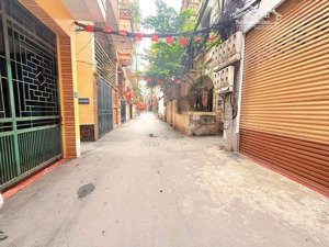 cực hiếm! nhà đẹp chắc chắn chọn mua 7.1 tỷ phố lạc long quân