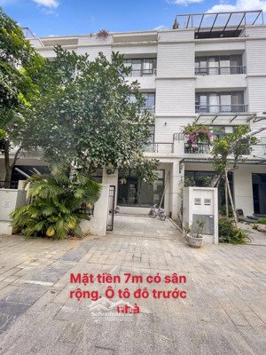 cho thuê liền kề đẹp pandora 53 triều khúc, 50 triệu, 147m2, mt 7m, thang máy.