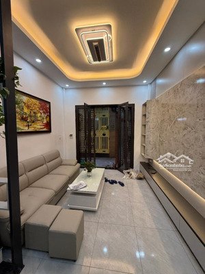 nhà mới tinh nt nhập, ngõ thông thoáng sáng, gần phố, thuận tiện ở sướng. dt30m 5t mt3,5m giá7,85ty