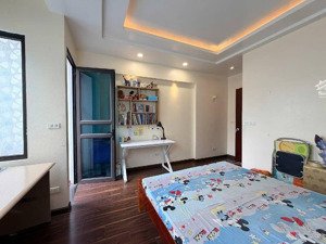 cổ linh, bán gấp trước tết: 31m2 5t dân xây, 3 thoáng, ô tô đỗ cổng nhỉnh 6 tỷ