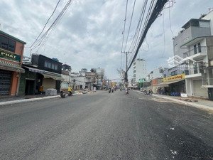 hiếm,sát hẻm xe tải, shr,vuông 44, nhà đẹp ở ngay, sát q1,ngay trung tâm tp