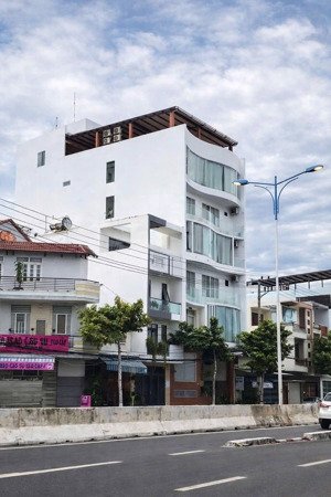 cần ra gấp trước tết, toà khách sạn mặt tiền đường nguyễn tất thành ( 40 phòng chỉ có 19 tỷ )