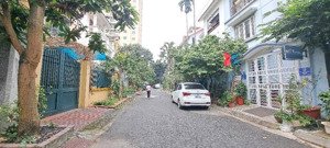 chuyển vào nam bán đất xuân nộn vị trí ô tô khu dân cư nhiều tiện ích 99m. mt 4.5m. 6.68 tỷ