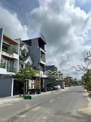 lô góc 2mt đường 7.5m khu e kim long ngang 7.5m