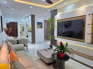 bán gấp căn hộ cc sky garden 3, 6,8 tỷ, 72m2, 3pn, 2wc, đầy đủ nội thất tại phạm văn nghị, q7, hcm