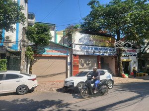 tôi cần bán căn nhà mặt phố số 182 đức giang long biên 107m2 vỉa hè ô tô kinh doanh đầu tư 13,5 tỷ