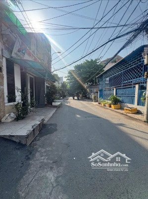 bán nhà mặt tiền nguyễn dung cung phường 12 -gò vấp giáp siêu thị emart 2, dt 4x22m