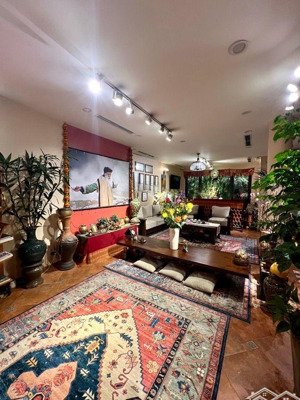 bán nhà đặng thuỳ trâm, dt70m, phân lô, ô tô vào nhà, sát phố, 2 thoáng, kinh doanh.