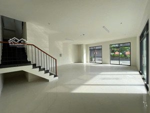 bán shophouse mặt phạm thế hiển chung cư green river dt188m2 ( 1 trệt + 1 lầu) giá 9tỷ7, đã có sổ