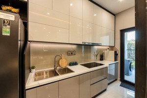 cần tiền bán nhanh căn 2pn 74m2 view sông và lm81, giá 2.6 tỷ