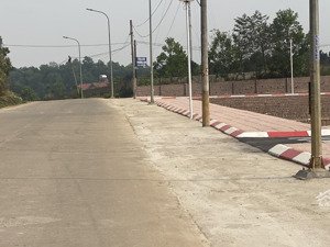 bán lô góc 2 mặt tiền 140m, đất đầu tư kinh doanh, cạnh villa phương anh - cẩm lĩnh - ba vì